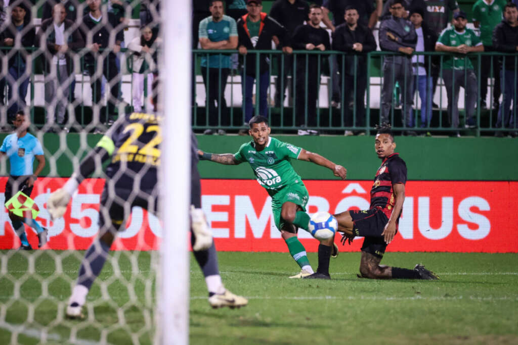 Maílton promete ‘não deixar de lutar’ para acabar com má fase da Chapecoense 