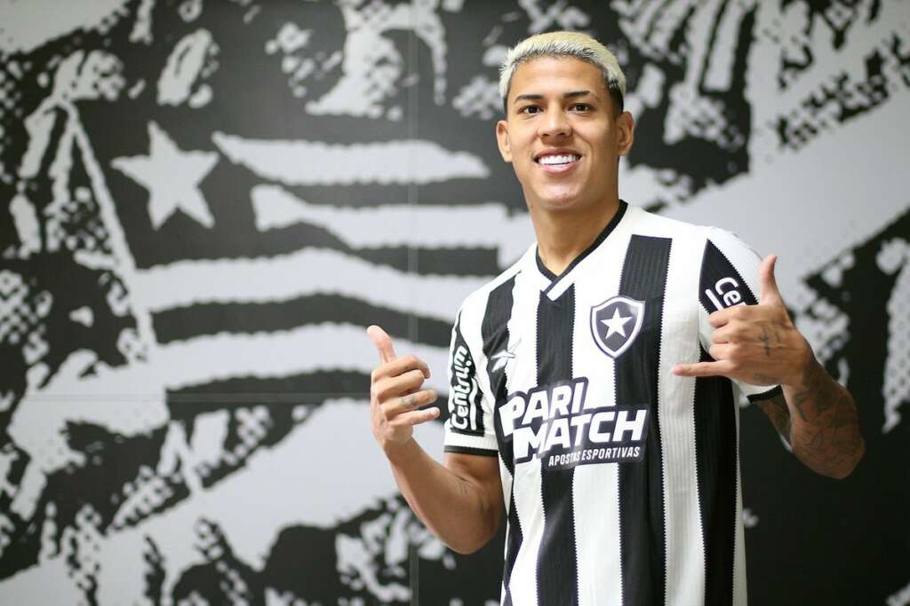 Botafogo fecha com atacante ex-Udinese-ITA até 2028