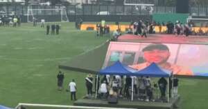 Neymar é vaiado por torcedores do Vasco durante apresentação de Coutinho em São Januário