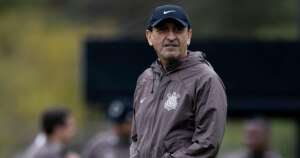 Como Ramón Díaz mudou o Corinthians e tirou time da zona de rebaixamento