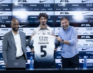 Reforço aposta em recuperação do Corinthians em apresentação: 'Camisa pesada'