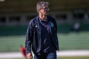 Na lanterna da Série B, Guarani confirma volta de Rodrigo Pastana e já trabalha pensando em 2025