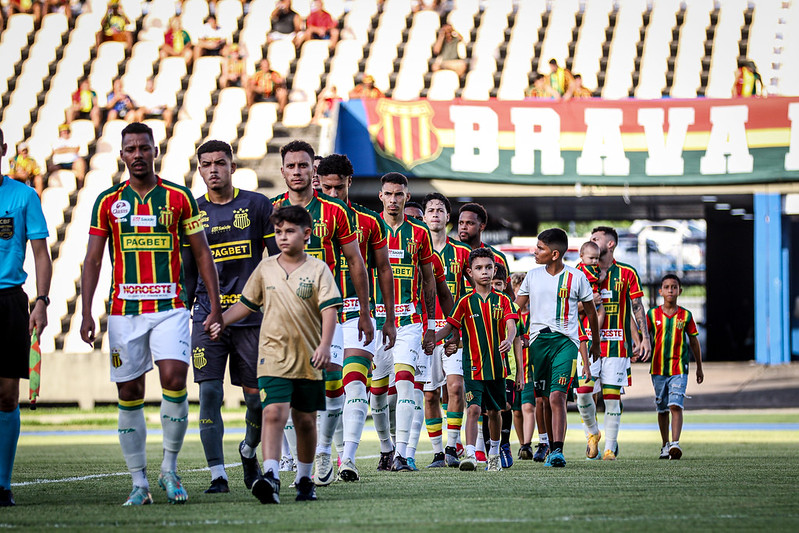 Sampaio Correa e Sao Jose se enfrentam na Serie C