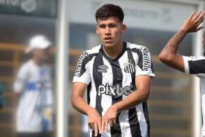 Santos faz 'acordo amigável' e rescinde com Leonardo Zabala