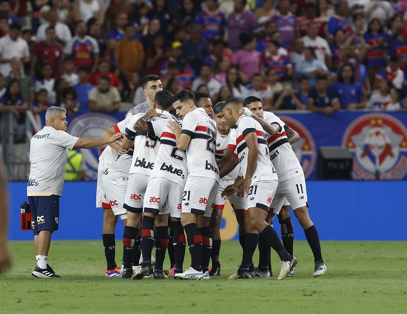 Sao Paulo e Botafogo abrem oitavas em casa