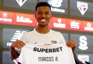 Jogador da Lazio é registrado e pode estrear pelo São Paulo