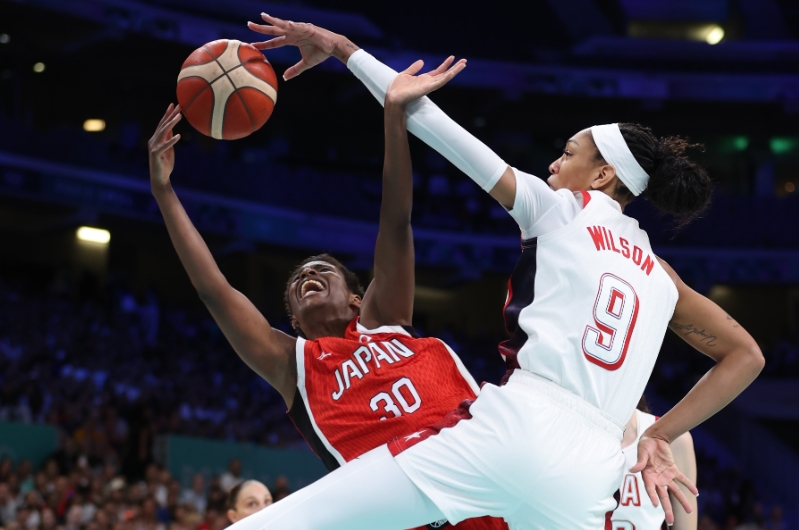 Estados Unidos ‘atropelam’ o Japão em estreia no basquete feminino