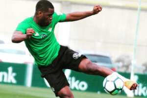 Atlético-GO contrata atacante que já disputou 3 Copas do Mundo