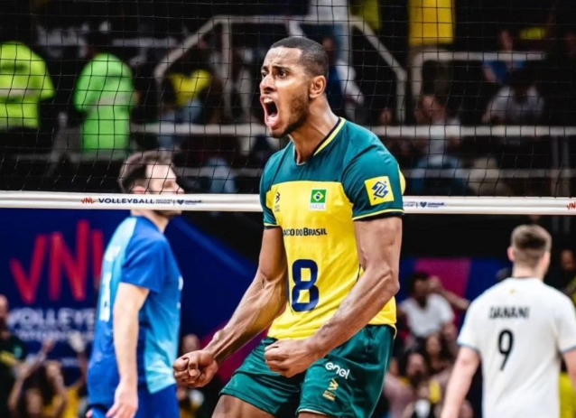 Lucarelli tira lições de revés na estreia por reabilitação do Brasil no vôlei em Paris-2024