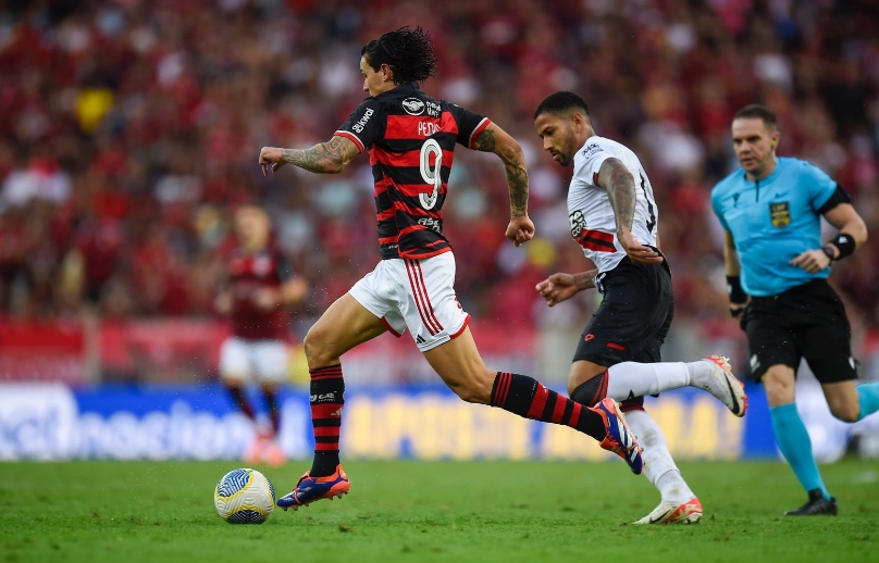 BRASILEIRÃO: Flamengo lidera, Fluminense embala e Grêmio sai do Z-4