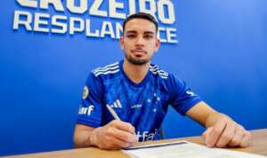 Cruzeiro assina com volante paraguaio até junho de 2029