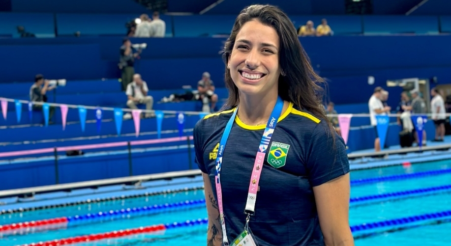 Nadadora brasileira se pronuncia após expulsão e aponta denúncia de assédio