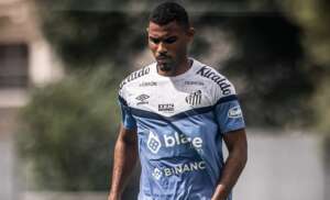 Santos pede R$ 48 milhões por zagueiro e esfria conversa com Botafogo