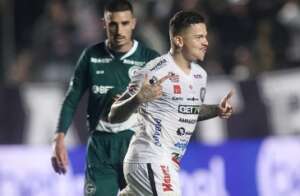 Operário-PR 2 x 0 Goiás - Fantasma se reabilita e volta ao G4 da Série B