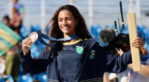 Rayssa Leal é bronze no skate e conquista medalha olímpica com manobra incrível no fim