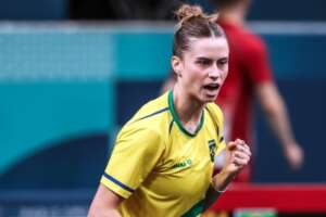 Bruna Takahashi perde de norte-americana e se despede nas oitavas do tênis de mesa em Paris