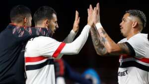 São Paulo 2 x 0 Goiás - Tricolor aproveita rebotes e abre vantagem na Copa do Brasil
