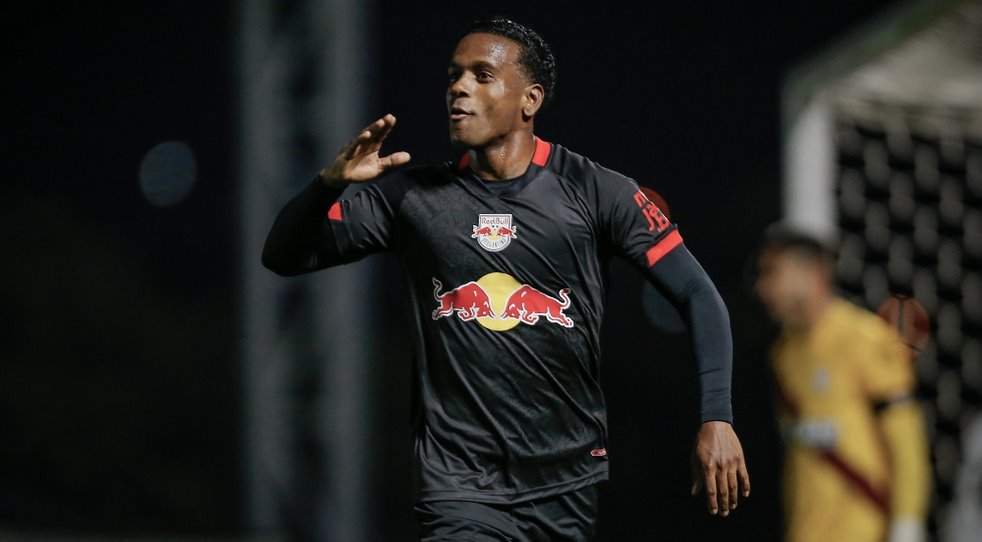 Técnico do Red Bull Bragantino lamenta suspensão de atacante: ‘Perda importante’