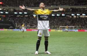 Artilheiro do Criciúma no Brasileirão vira desfalque por lesão na coxa