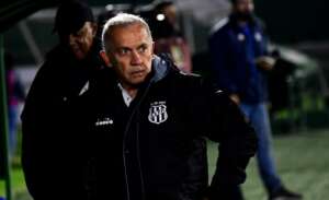 Ponte Preta reage e Nelsinho Baptista comemora: 'Evoluindo a cada rodada'