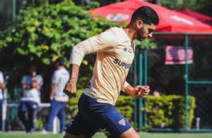 Meia sofre lesão no joelho e é mais um desfalque no São Paulo