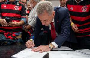 Flamengo arremata terreno por R$ 138 milhões para construir estádio