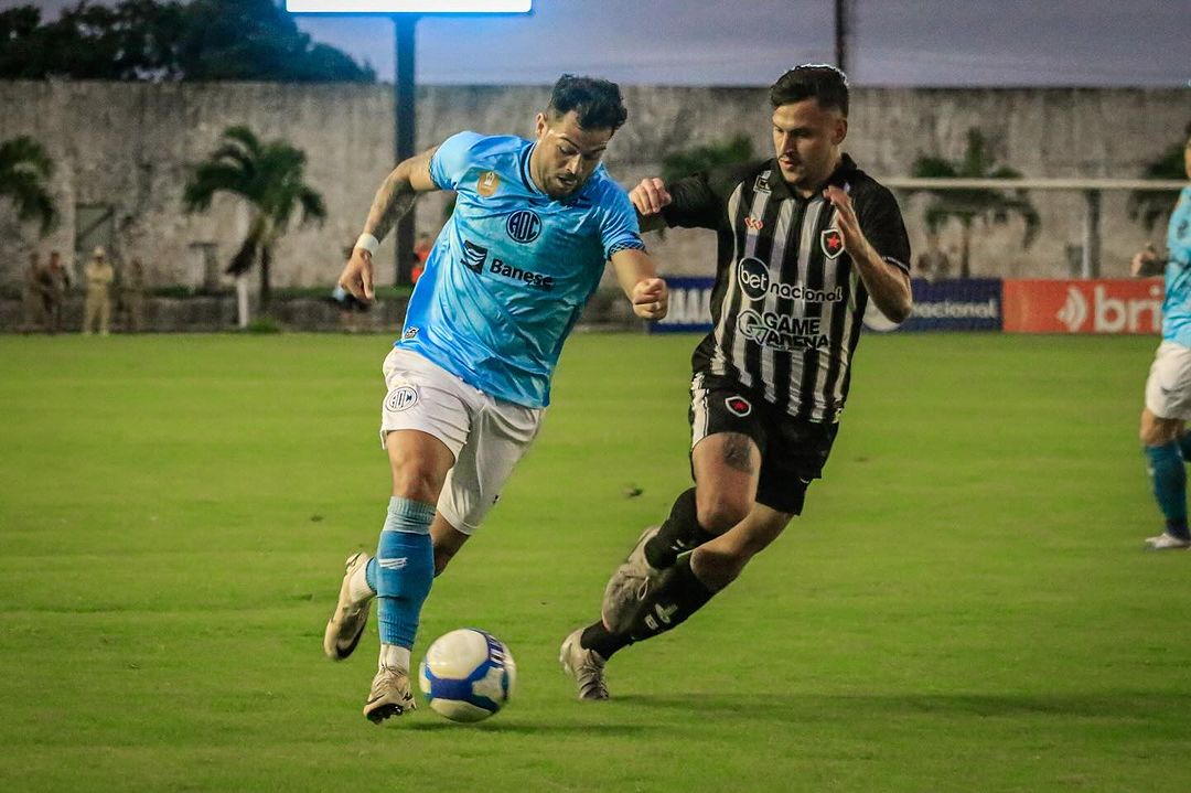 Botafogo-PB 3 x 3 Confiança-SE - Duelo cheio de emoções na Série C (Foto: Mikael Machado/Confiança)