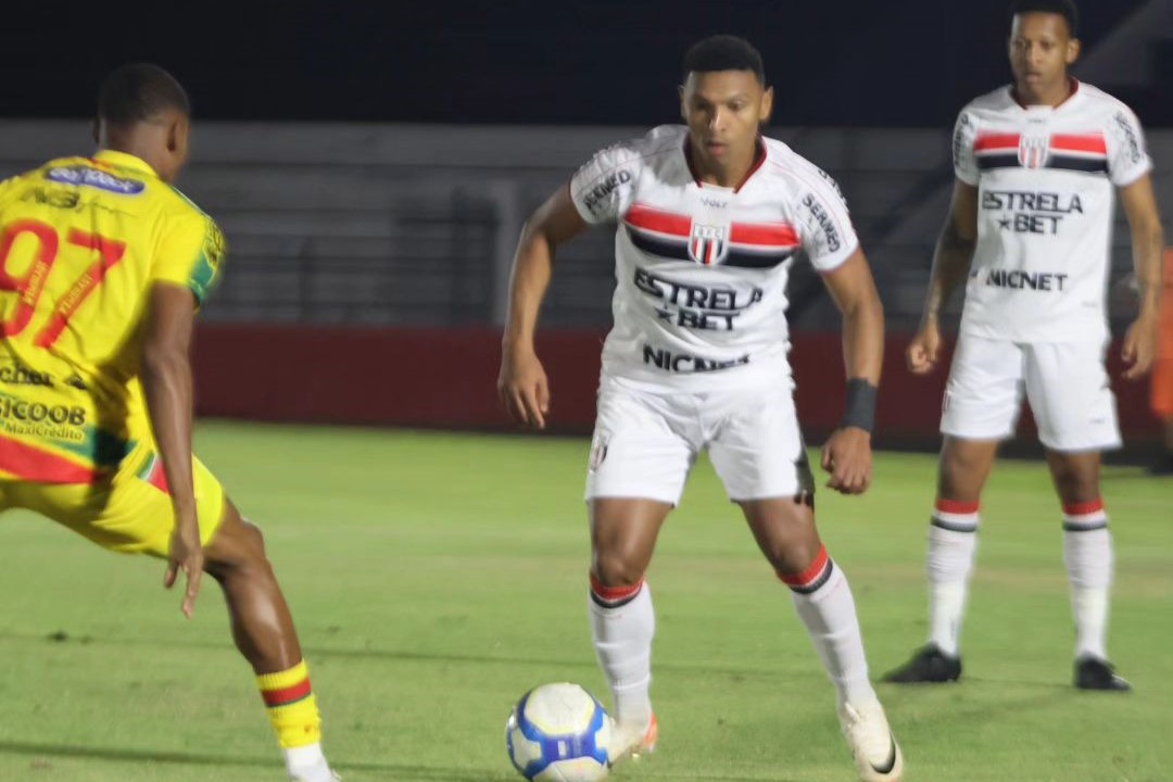 Botafogo-SP 2 x 2 Brusque - Briga contra o Z-4 segue quente na Série B (Foto: João Victor Menezes de Souza/Agência Botafogo)