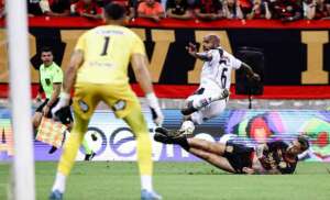 Ponte Preta não mereceu perder do Sport. Veja Rádio FI !