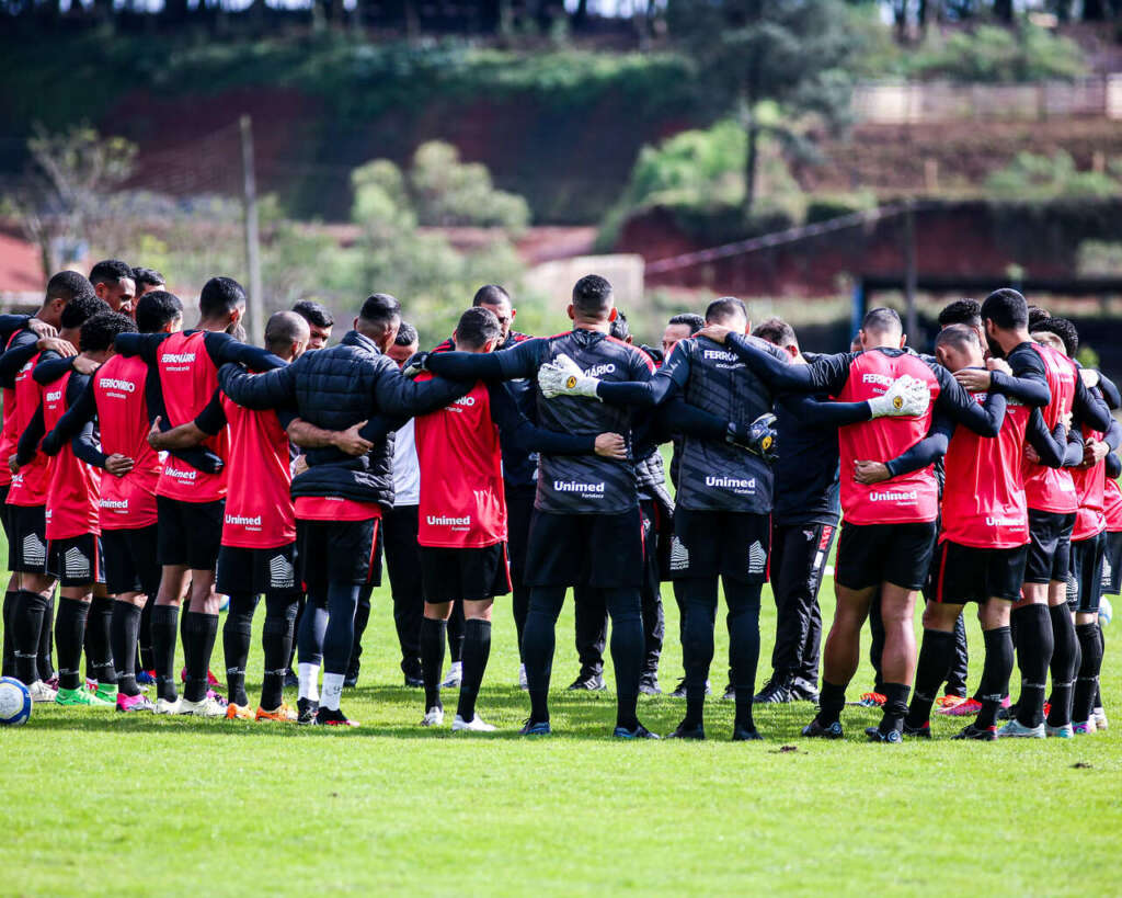 Série C: Ferroviário encerra preparação para duelo com o Ypiranga e atacante dispara: “pegar esses pontos”
