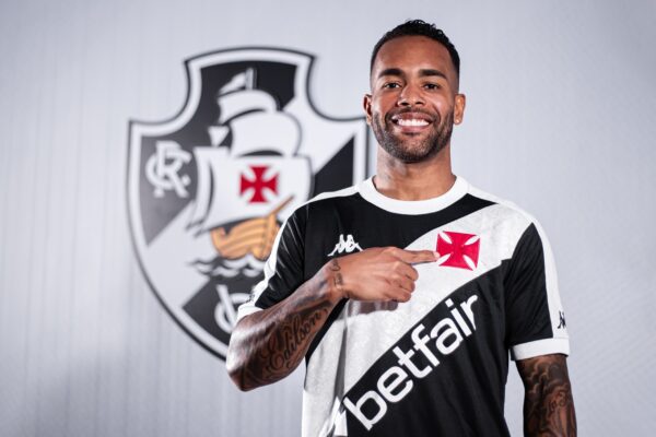 Vasco anuncia a contratacao de Alex