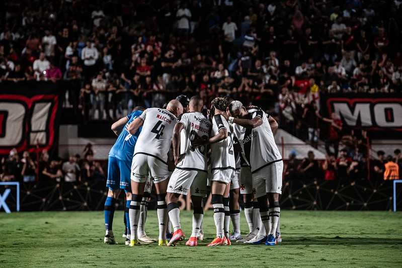 Vasco e Atletico GO se enfrentam na Copa do Brasil