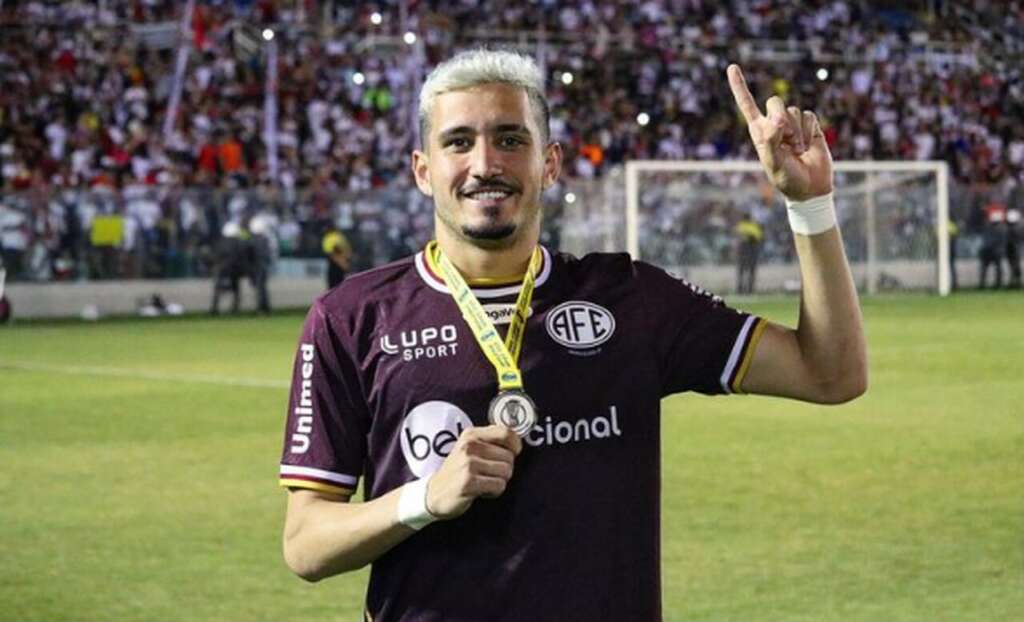 Série C: Meia da Ferroviária celebra 50 jogos com a camisa da Locomotiva: “momento especial”