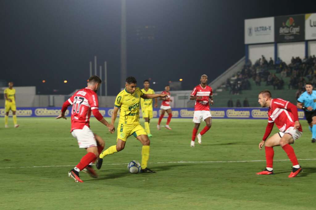 Técnico do CRB lamenta mais uma derrota com gol no fim na Série B
