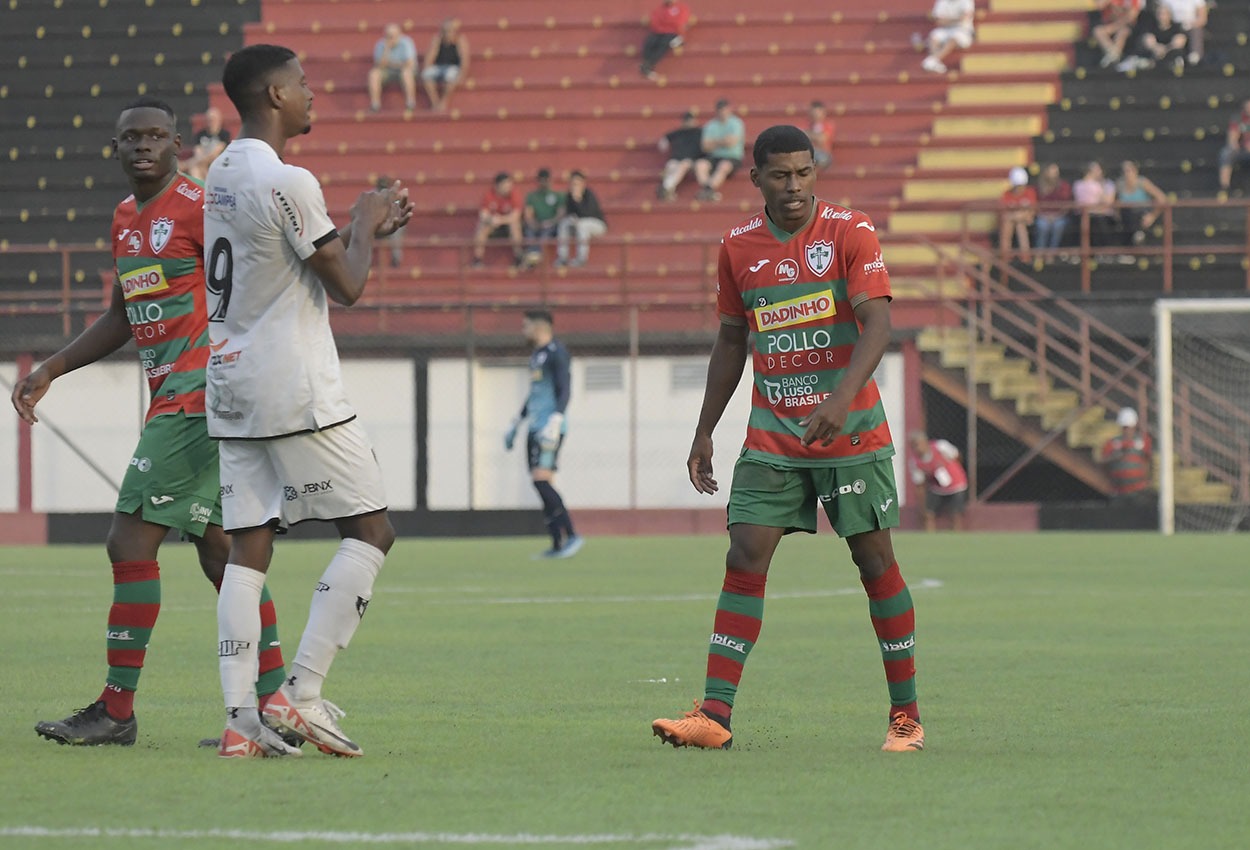 São Caetano 0 x 1 Portuguesa – Lusa vence, assume a liderança e segue invicta