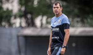 Fábio Carille ganha três reforços para escalar o Santos diante do Ituano na Série B