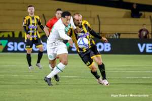 Louzer lamenta derrota e liga sinal de alerta da Chapecoense na Série B