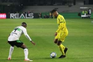 Coritiba 0 x 1 Mirassol - Primeira vitória fora em noite de protestos e tensão em Curitiba