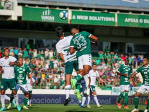 Guarani 2 x 3 Goiás - Ex-Ponte marca e Bugre leva virada com um a mais todo o jogo