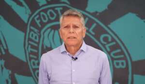 Série B: Coritiba é recebido com xingamentos em aeroporto
