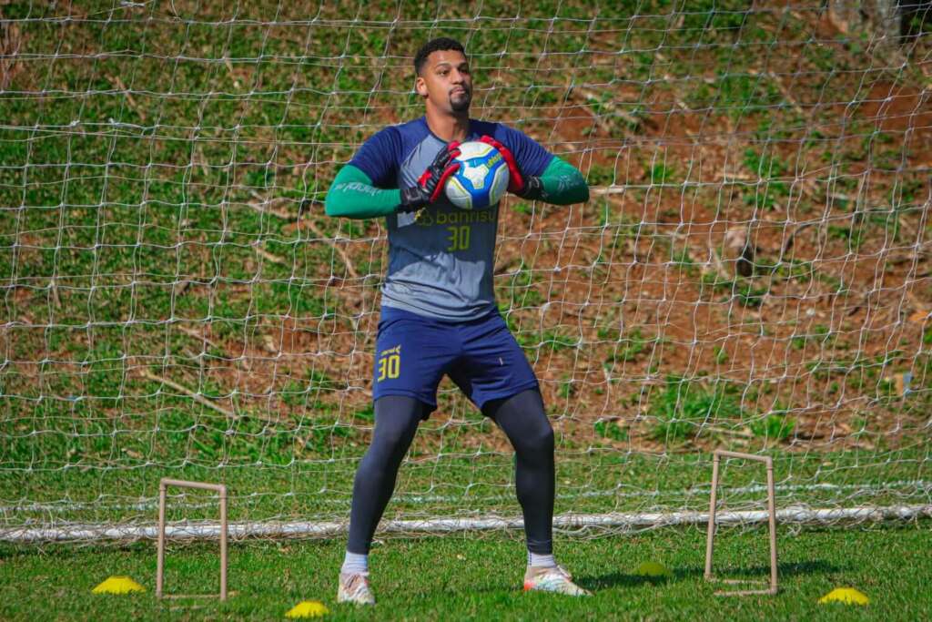 Série C: Goleiro do Ypiranga-RS comete falha bizarra e cede empate, confira!