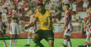 Náutico 1 x 2 Ypiranga - Canarinho vence duelo direto e se firma no G8