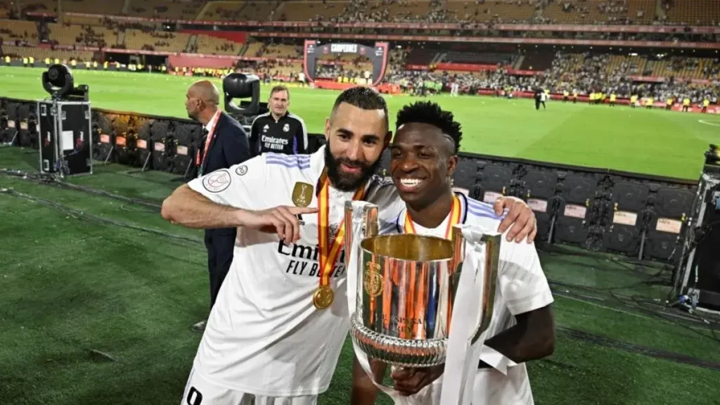 Benzema fica na torcida por Vini Jr na disputa pela Bola de Ouro: 'Meu preferido' 2 Benzema Vini Jr