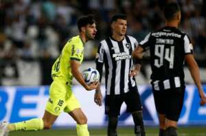 BRASILEIRÃO: Botafogo e Palmeiras travam batalha direta pela liderança