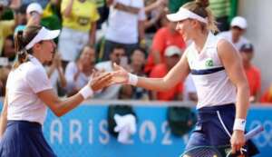 Olimpíadas: Bia Haddad e Luisa Stefani vencem em estreia nas duplas em Paris-2024