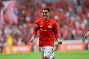 Inter recebe proposta da Rússia por lateral