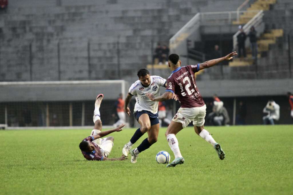 Caxias 1 x 0 São José – Grená vence e encosta no G-4