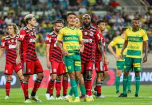 BRASILEIRÃO: Flamengo quer disparar na liderança; São Paulo busca 4ª vitória seguida