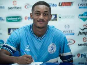 Copa Paulista: Atacante do São Bento assina contrato profissional e estreia no time principal
