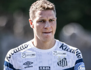 Aderlan e Julio Furch se machucam e viram preocupação no Santos